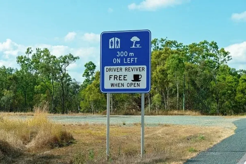 869